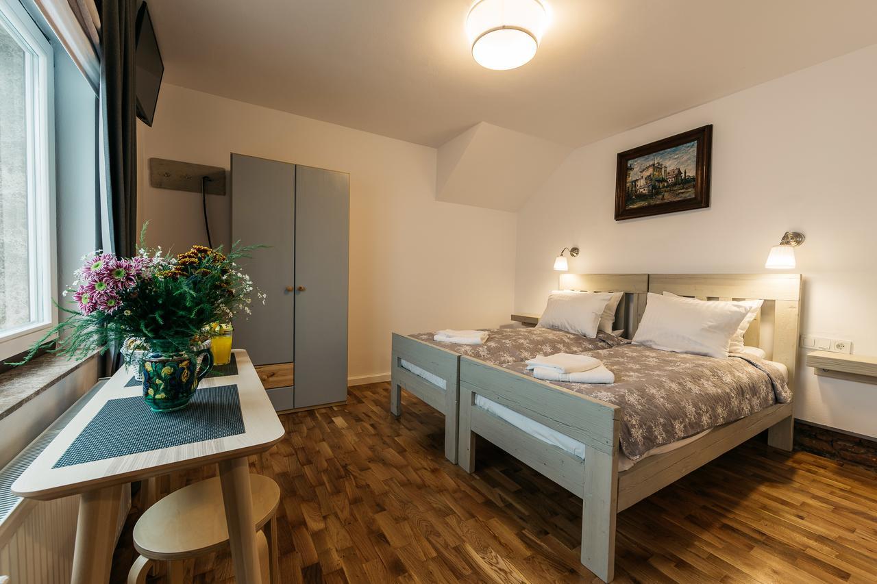 Yellowboot Aparthotel Hermannstadt Exterior foto